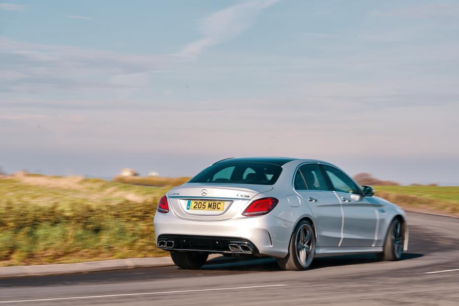  Mercedes-AMG C63 S (W205) 2018 года  (UK) (фото 25 из 40)